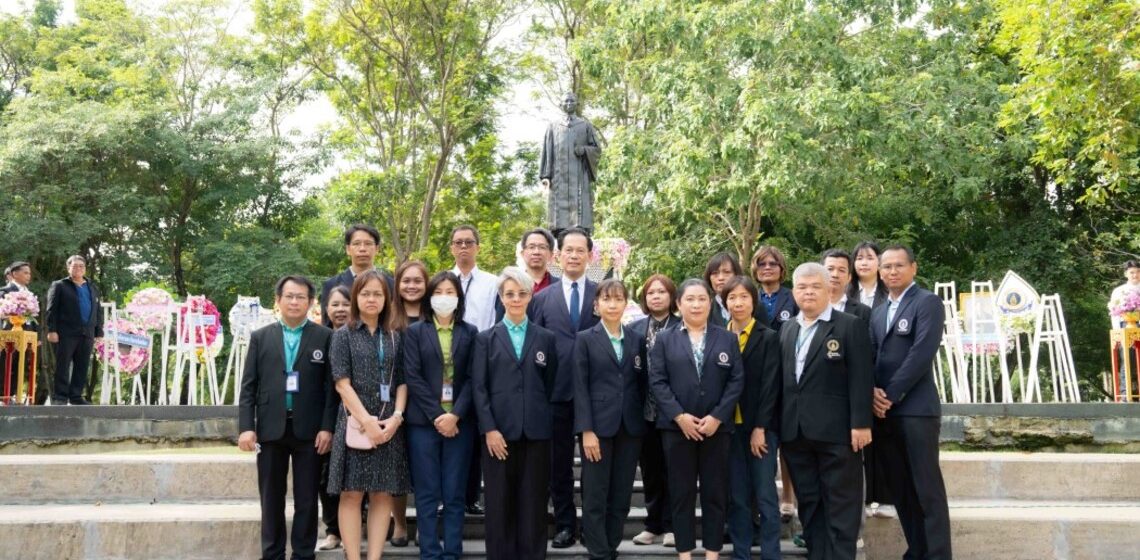คณะ ICT ม.มหิดล (ICT Mahidol) เข้าร่วมพิธีวางพวงมาลาถวายราชสักการะพระราชานุสาวรีย์ สมเด็จพระมหิตลาธิเบศร อดุลยเดชวิกรม พระบรมราชชนก เนื่องใน “วันมหิดล” ประจำปี 2568