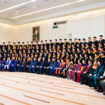 คณะ ICT ม.มหิดล (ICT Mahidol) จัดพิธีฝึกซ้อมรับพระราชทานปริญญาบัตร และถ่ายภาพหมู่ครุยวิทยฐานะ ให้แก่ผู้สำเร็จการศึกษา ประจำปีการศึกษา 2567