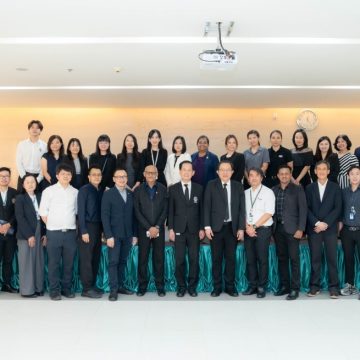 คณะ ICT ม.มหิดล (ICT Mahidol) ให้การต้อนรับคณะผู้ศึกษาดูงานหลักสูตร CHI Fellowship in Healthcare Innovation & Leadership 2025 ในโอกาสเข้าเยี่ยมชม MU AI Center