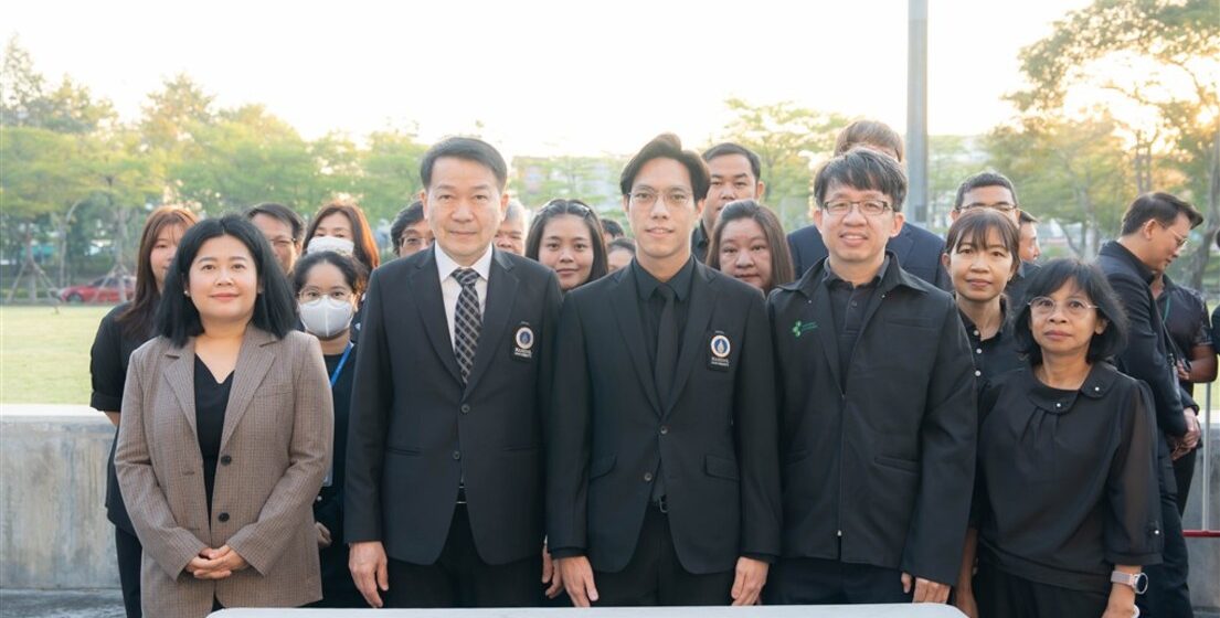 คณะ ICT ม.มหิดล (ICT Mahidol) เข้าร่วม “พิธีทำบุญตักบาตร พิธีเจริญพระพุทธมนต์ และพิธีถวายพระราชสดุดีน้อมรำลึกในพระมหากรุณาธิคุณ พระบาทสมเด็จพระบรมชนกาธิเบศร มหาภูมิพลอดุลยเดชมหาราช บรมนาถบพิตร เนื่องในวันคล้ายวันพระบรมราชสมภพ วันชาติ และวันพ่อแห่งชาติ 5 ธันวาคม 2568”