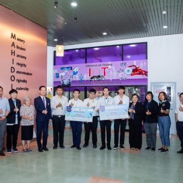 ICT Mahidol welcomed the Thai Embedded Systems Association (TESA) on the occasion of their visit to congratulate ICT Mahidol students, ‘Team Baan and Suan’