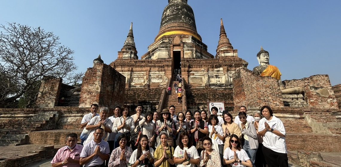 The Happiness-Enhancing Team of the ICT Mahidol organized the activity, “Paying Respects to the Grand Temples, Enhancing Prosperity”