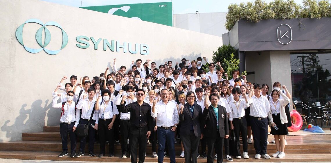 ICT Mahidol led DST Thai Program students to participate in a study visit at the SYNHUB Digi-Tech Community, Synergy Technology Co., Ltd.