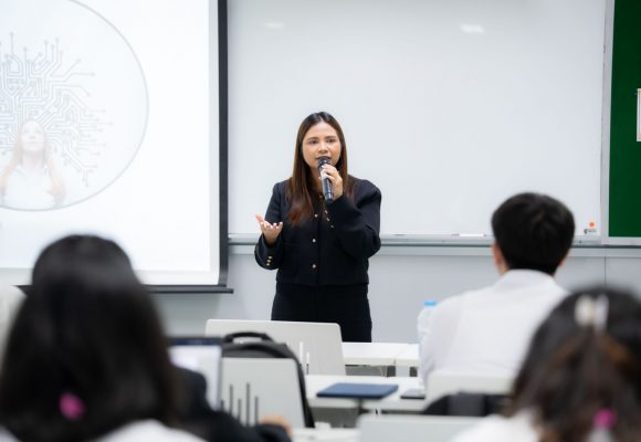 ICT Mahidol Organized a Special Lecture on “The Road to Your First Job: Get Ready to Shine”