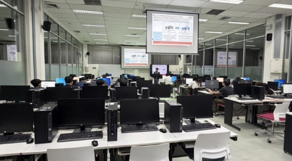 ICT Mahidol hosted a special talk on “Software Quality in Embedded C Programming with STM32 Board”